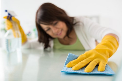Local specialist cleaning tile and grout floors in E8
